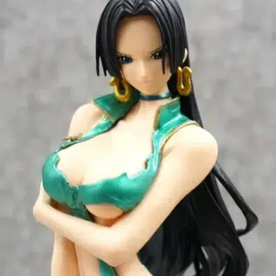 Figura Boa Hancock Glitter